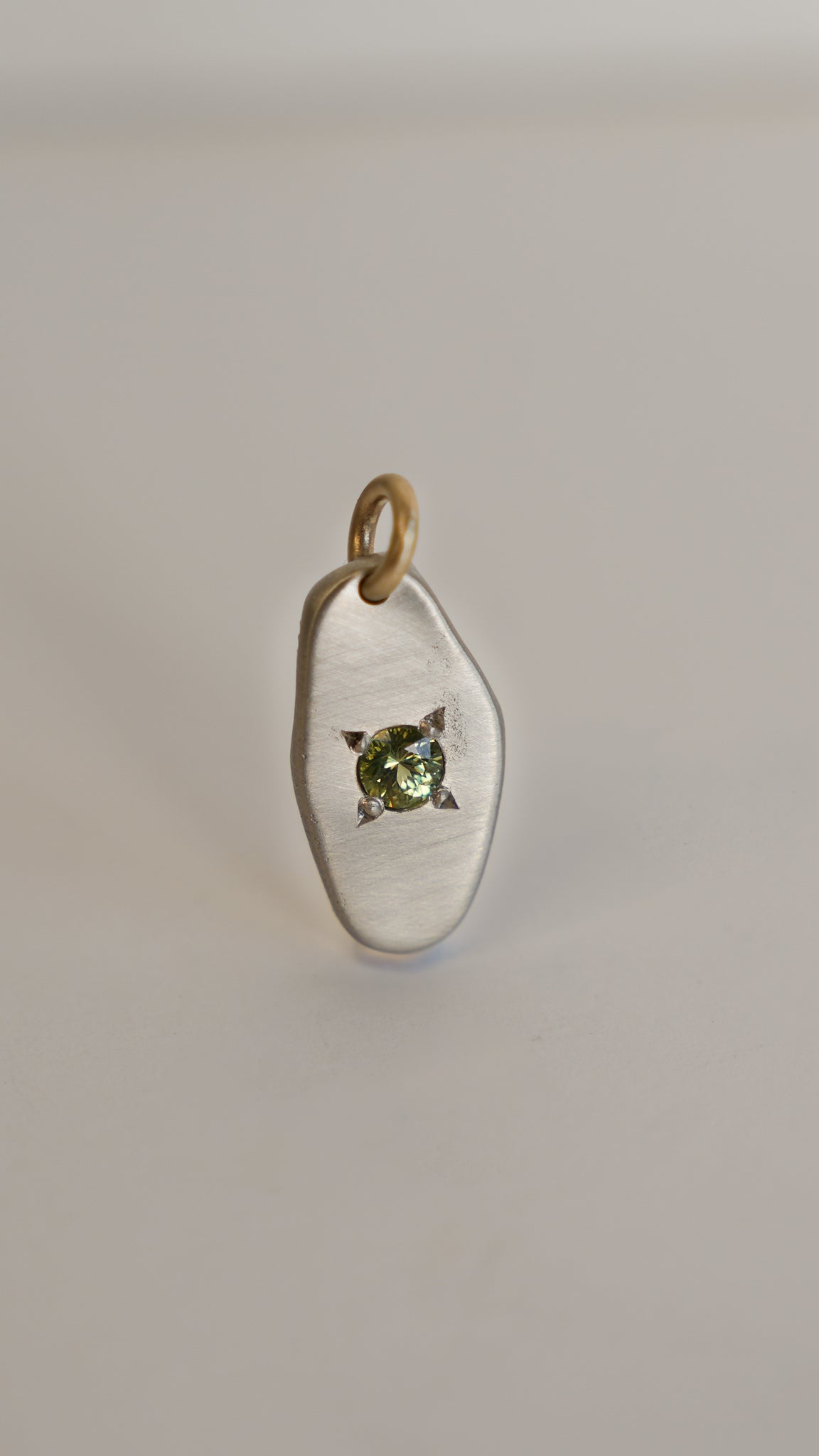 Halsted  WG drop pendent with MT sapphire