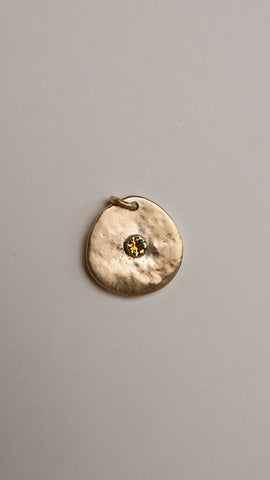 Halsted hammered pendant bezel set MT sapphire