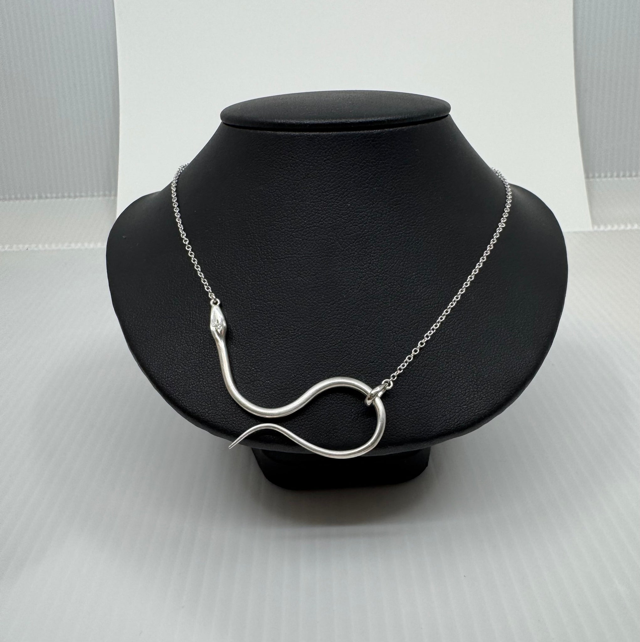 SS Serpent lariat