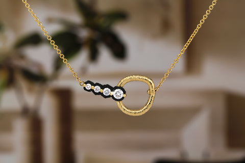 Scallop 4 Stone Circle Necklace