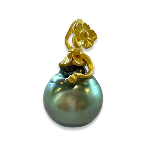 Pearl Pendant with Flower